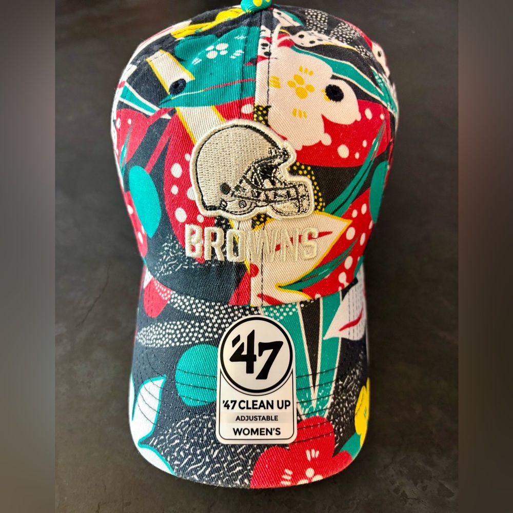 NWT Cleveland Browns Adjustable ‘47 Plumeria Clean Up Hat NWT